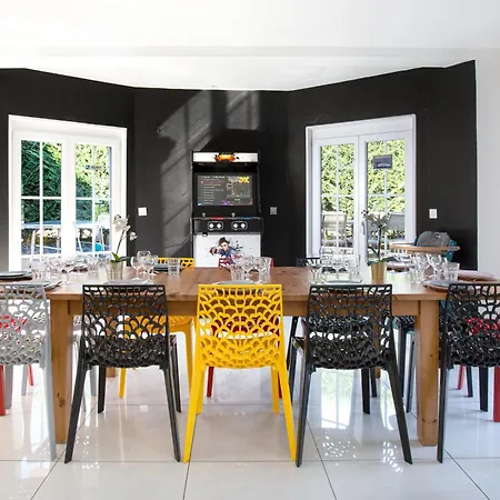 Strasbourg - Cerf - Prive, Sauna, Borne D'arcade, Babyfoot *